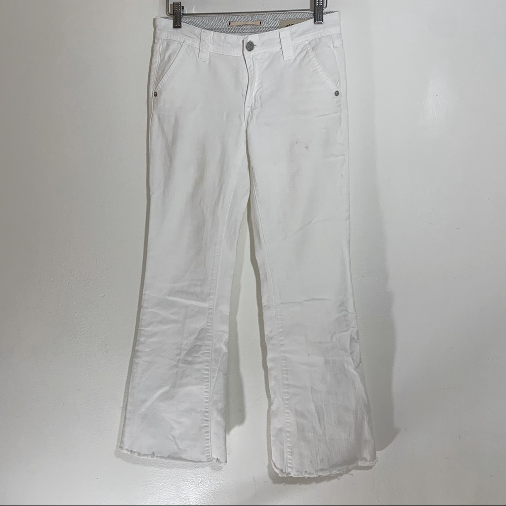 GAP LIMITED white flare jean/low rise